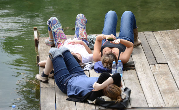 СЕКСУАЛНО ОБРАЗОВАЊЕ ЈЕ ПРОБЛЕМ: Малолетнички секс доводи до злостављања младих