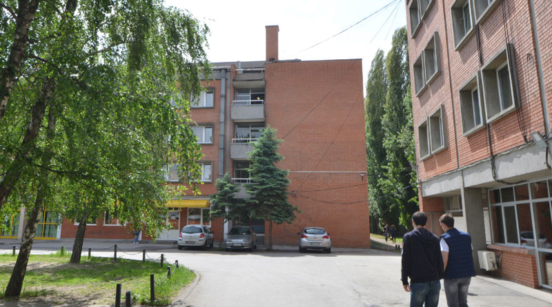 Нови Сад: Студент пао са трећег спрата