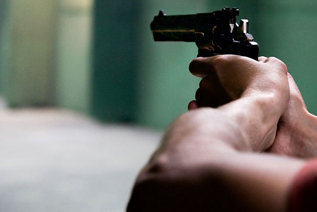 ПУЦЊАВА У УЖИЦУ: Изрешетали му ноге у кафићу