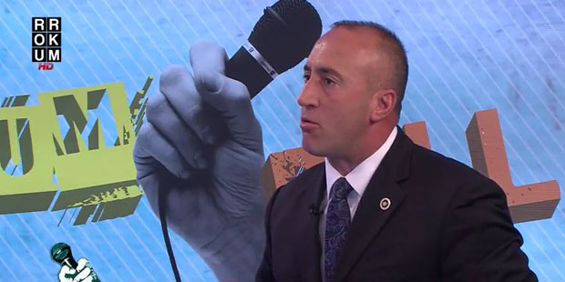 ХАРАДИНАЈ ПИШЕ НОВИ УСТАВ; Стефановић: Ниш може да види само из затвора; Дачић: Мала  је граница између снова и кошмара