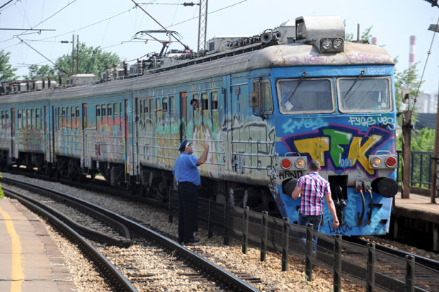 Аутобуси заменили брзу пругу 