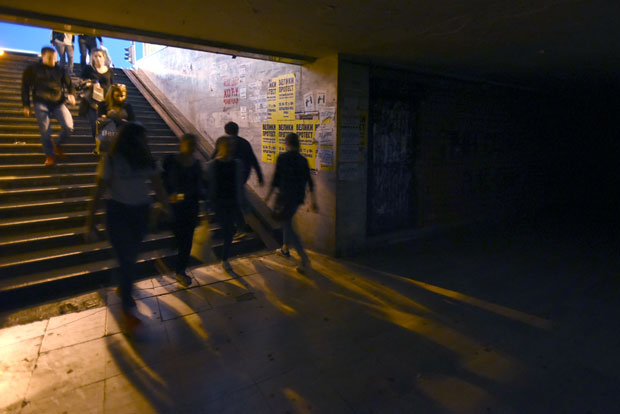 Пролаз код Ушћа и даље без светла