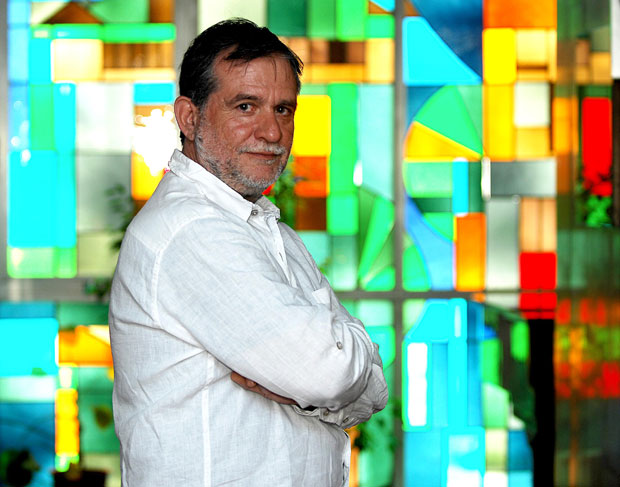 Поезија мора да преврће стомаке