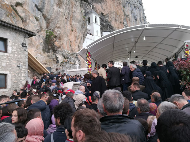 Под Острогом за исцељење и снагу