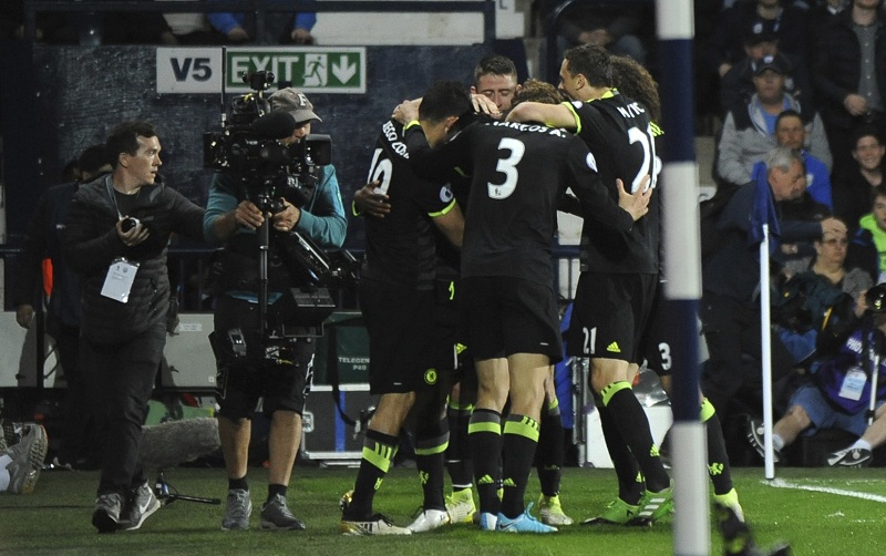 ЧЕЛСИ ШАМПИОН ЕНГЛЕСКЕ: Батшуаји погодио за трофеј