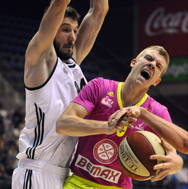 Мега испустила 16 разлике, Партизан славио у Сремској Митровици