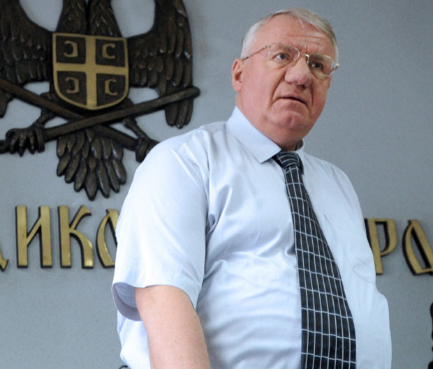 Шешељ добио поверење и одбранио Радету
