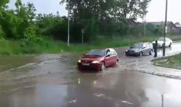 ВИДЕО: Возачи, опрез - потоп на Бежанијској коси