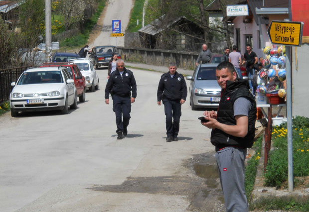 Кроз кућу с пасошем!