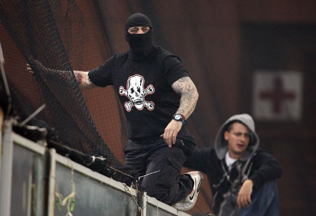 Хулигани утакмице гледају у - полицији