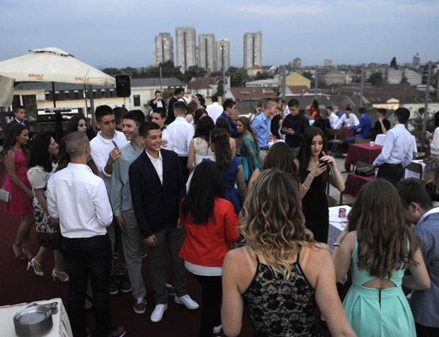 Малу матуру славе и даље у кафанама