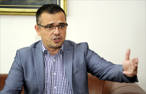 ШПИЈУНКА: Ајвар до Пекинга