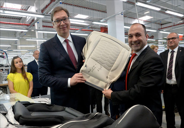 Вучић: Плате расту за 10 процената до краја године