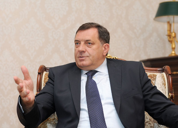 Додик: Изетбеговић је пролупао с тим својим ревизијама
