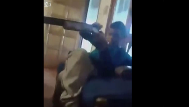 ДЕЧАК УПУЦАО ДЕВОЈЧИЦУ: Ако ме убијеш, ја ћу убити тебе (ВИДЕО)