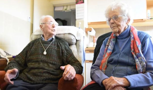 Стогодишњаци изашли на састанак „на слепо” (ВИДЕО)