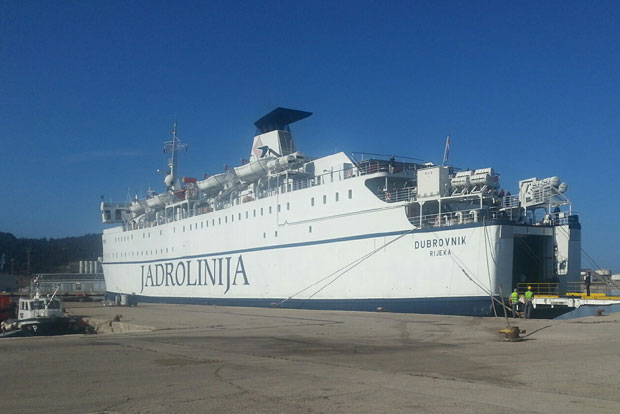 ЦРНА ГОРА ИЗГУБИЛА БЕЛУ ФЛОТУ: Брод Дубровник упловио у Луку Бар