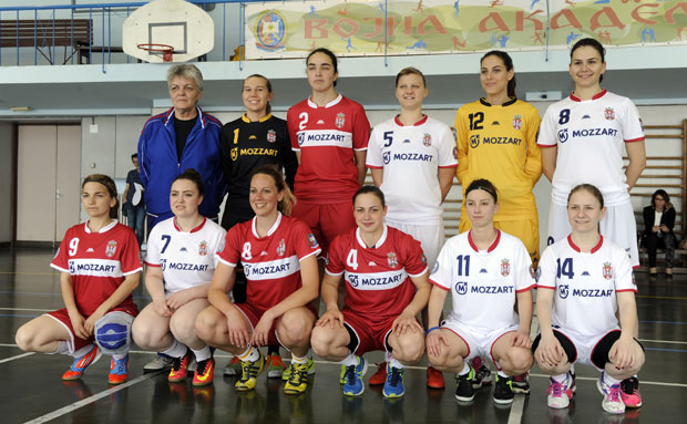 Mozzart обукао кадеткиње