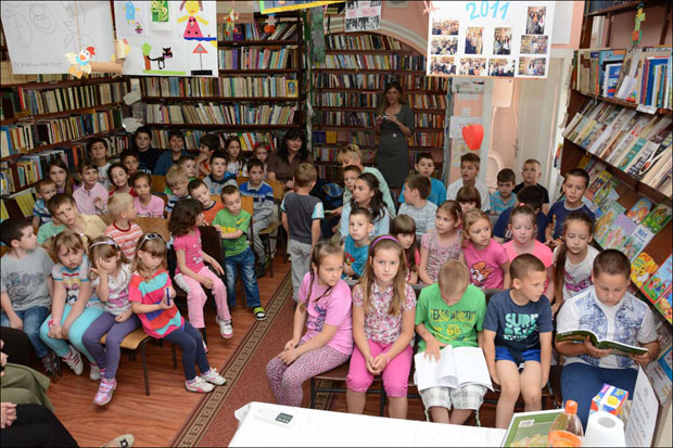 Сви ученици школе чланови библиотеке