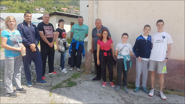 Неисправан аутобус отказао екскурзију