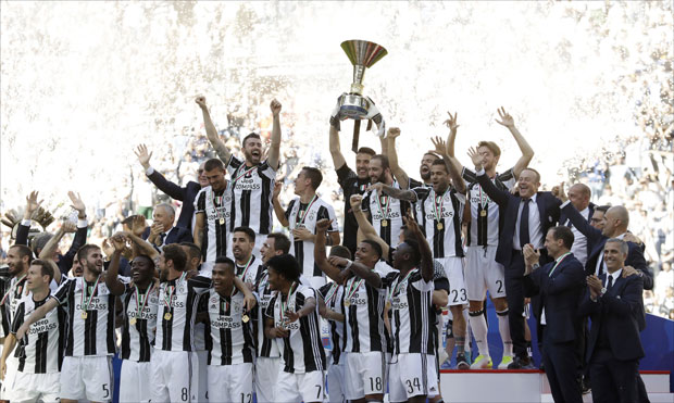 ФОТО: Јувентусу освојио Скудето, а у Кардиф иде по триплу круну