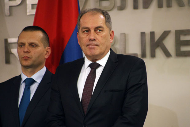 Опозиција се цепа