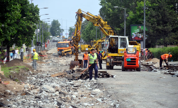 Колоне код Богословије и на Трошарини