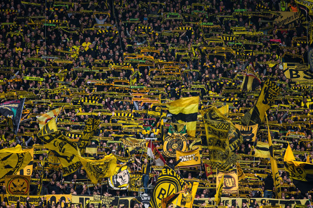 ТО ЈЕ ЉУБАВ ПРЕМА ФУДБАЛУ: Скоро 35.000 људи гледало меч младих фудбалера у Немачкој