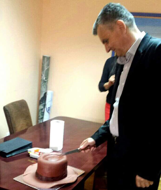 Шпијунка: Шешир шерифу Стаматовићу