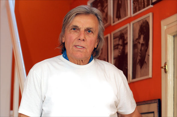 Умро Бата Камени, легендарни каскадер