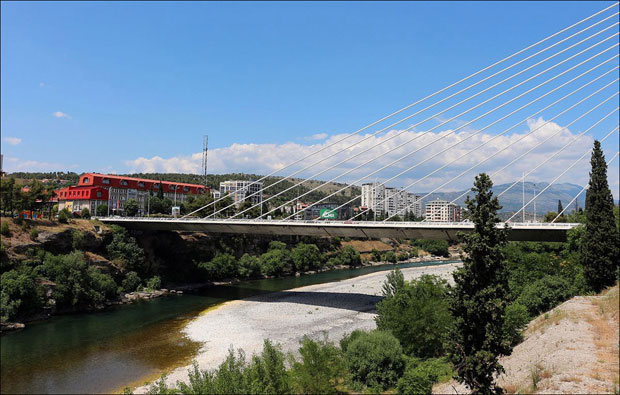 Гради се Српска кућа у Подгорици