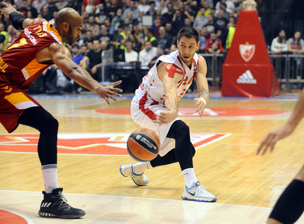 Звезда победом у Сремској Митровици дошла корак до првог места пред плеј-оф