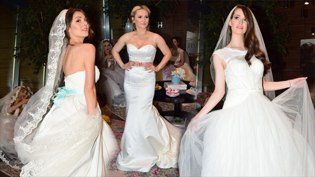 Познате даме у раскошним белим тоалетама