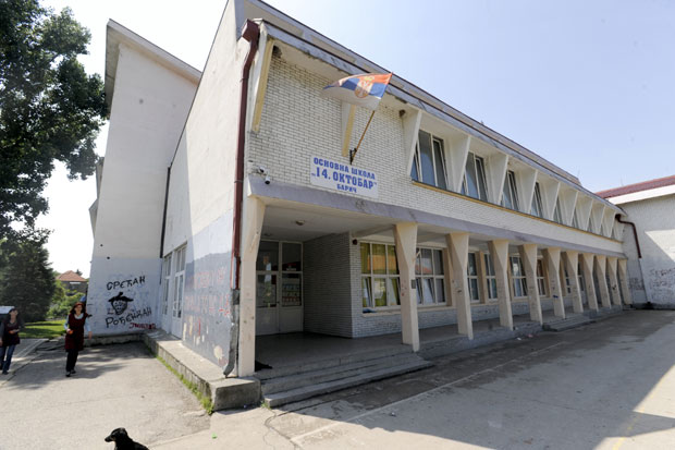 ОШ 14. октобар у Баричу: Не назире се решење, само један ђак на настави!