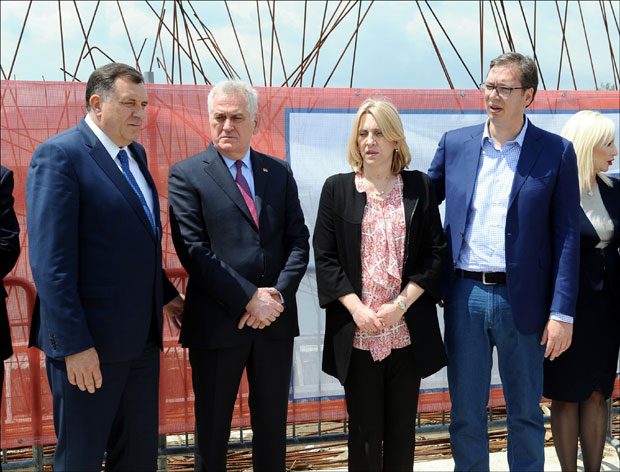 Лидери Србије и РС на свечаности: Братољуб кроти Дрину (ФОТО)