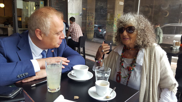 Шпијунка: Жалбе Весићу и уз кафу