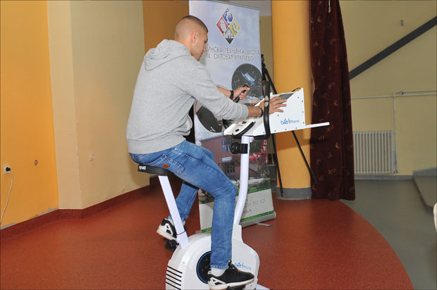 УСПЕО ПРОЈЕКАТ УЧЕНИКА: Собни бицикл пуни мобилни телефон
