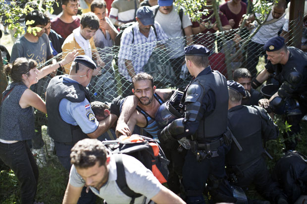 Хрватска полиција оптужена да туче и пљачка мигранте