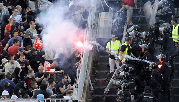 ИНЦИДЕНТ НА ДЕРБИЈУ: Сукоб између истока и севера