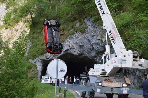 Из Врбаса извучена тела тројице младића, претицање их коштало живота!