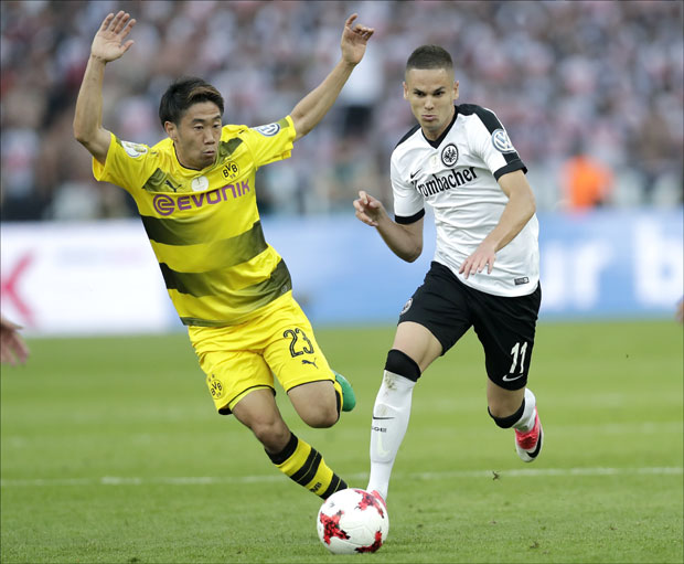 Гаћиновић продужио уговор са Ајнтрахтом