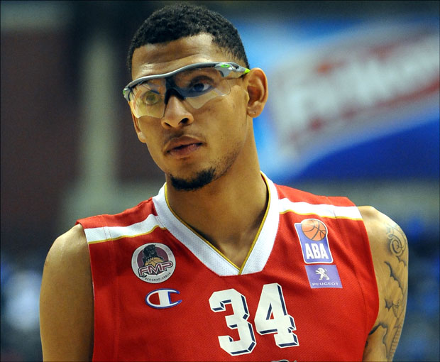 ВИДЕО: Туча у Суботици, Остин песницом ударио Прљу!