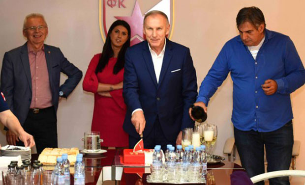 Рођендан легенде: Џајић одувао 71 свећицу