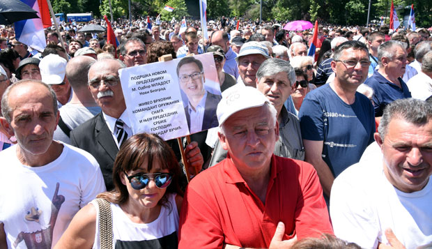 Подршка и честитке Вучићу од Срба из региона