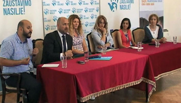 Друштво толерантно на батине