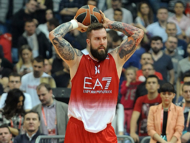 РАЗЛАЗ СРБИНА И АРМАНИЈА: Радуљици 250.000 за раскид уговора