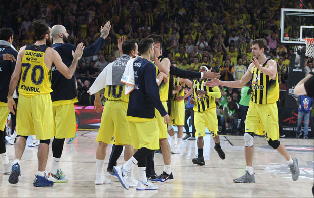 Фенербахче брани круну у Турској