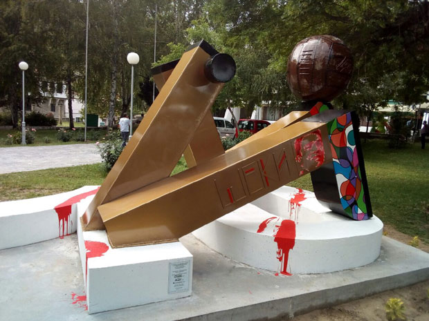 Шекуларац добио статуу у Штипу (ВИДЕО)