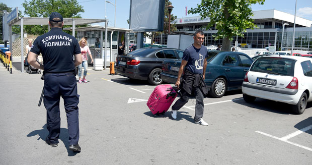 Израелци покосили комуналног полицајца!
