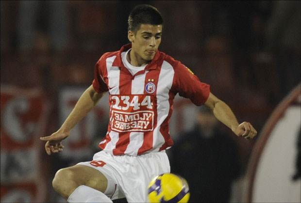 Вујадин Савић појачава црвено-белу одбрану 